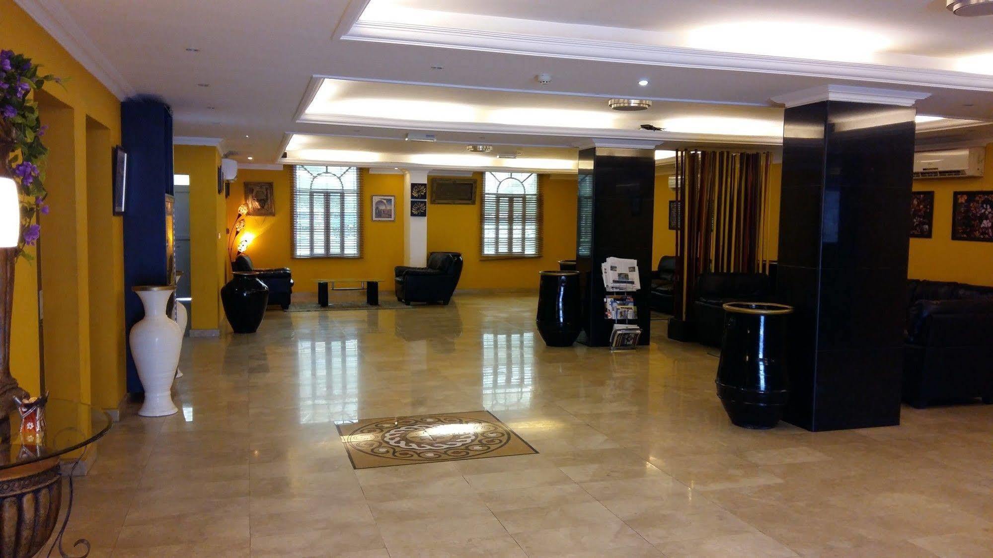 Majestic Hotel Wādī Kabīr Exterior foto