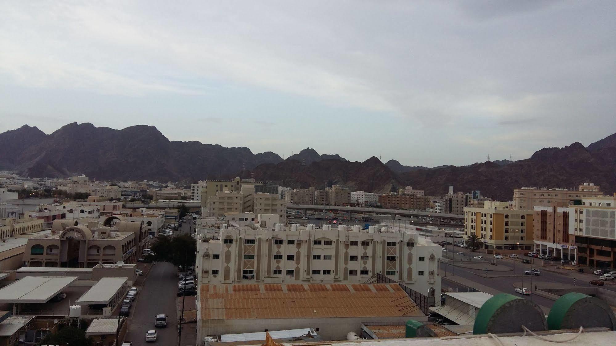Majestic Hotel Wādī Kabīr Exterior foto